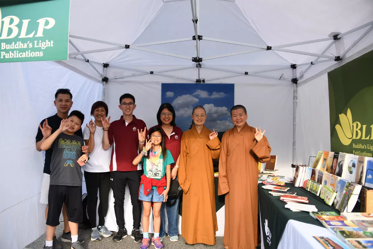 Fo Guang Shan Temple of Toronto Promotes Humanistic Buddhism at Canada’s Largest Street Book Festival